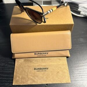 🔥BURBERRY SUNGLASSES FULL INCLUSION🔥